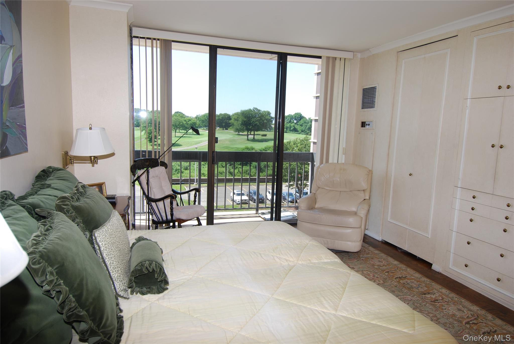 #17 photo, 27010 Grand Central Parkway, クイーンズ区 Floral Park , NY 11005