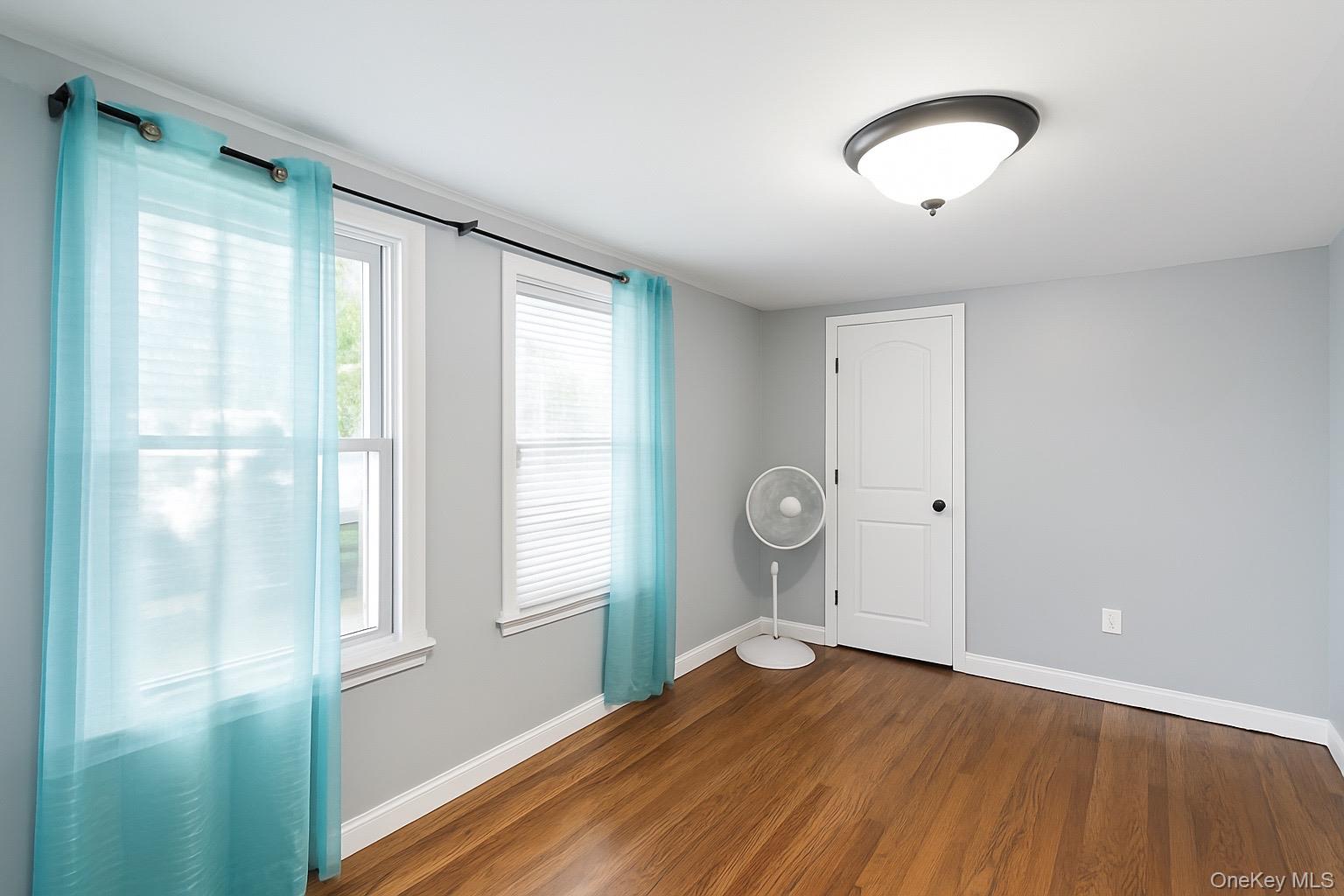 #11 photo, 40 White Street, サフォーク郡 Brentwood , NY 11717