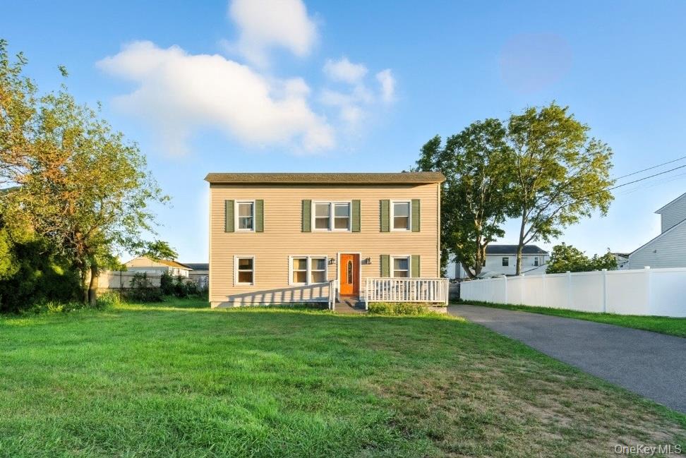 #3 photo, 40 White Street, サフォーク郡 Brentwood , NY 11717