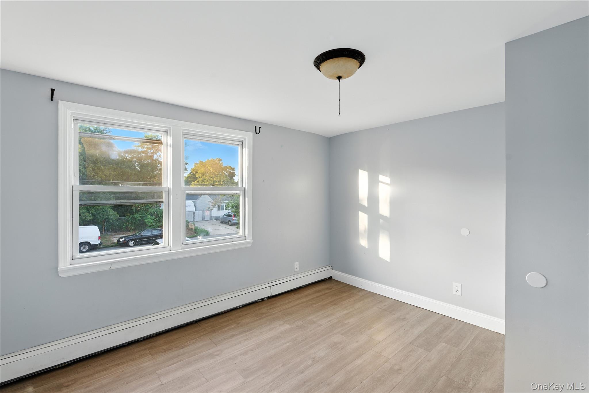 #6 photo, 40 White Street, サフォーク郡 Brentwood , NY 11717