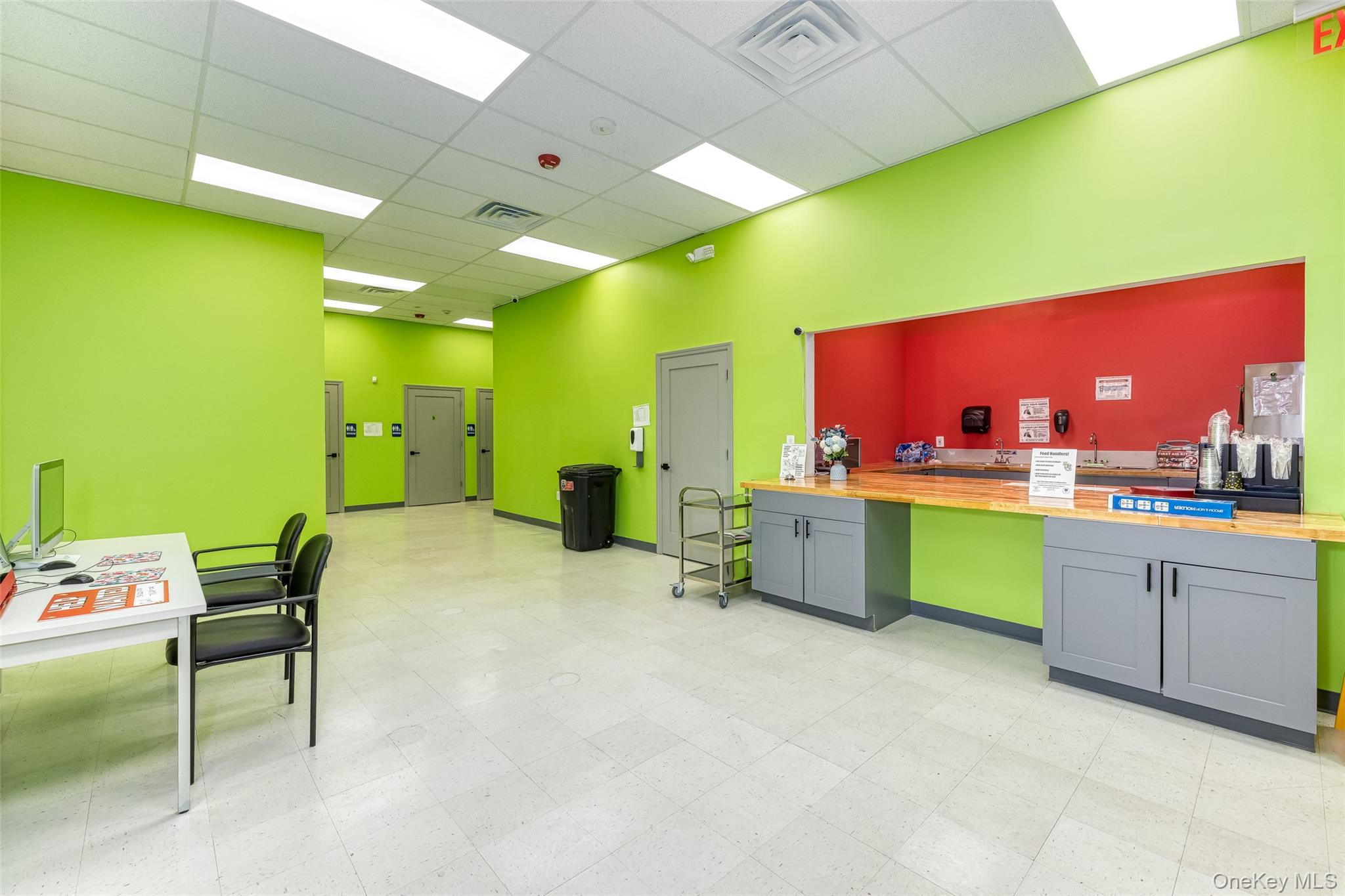 #10 photo, 27 Post Avenue, ナッソー郡 Westbury , NY 11590