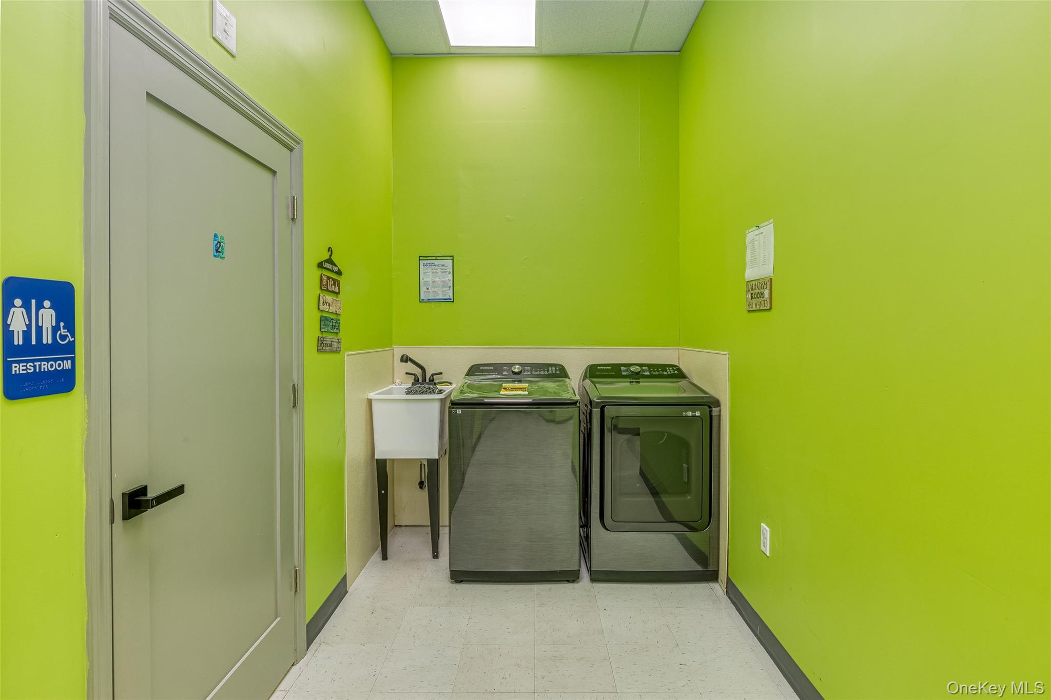 #17 photo, 27 Post Avenue, ナッソー郡 Westbury , NY 11590