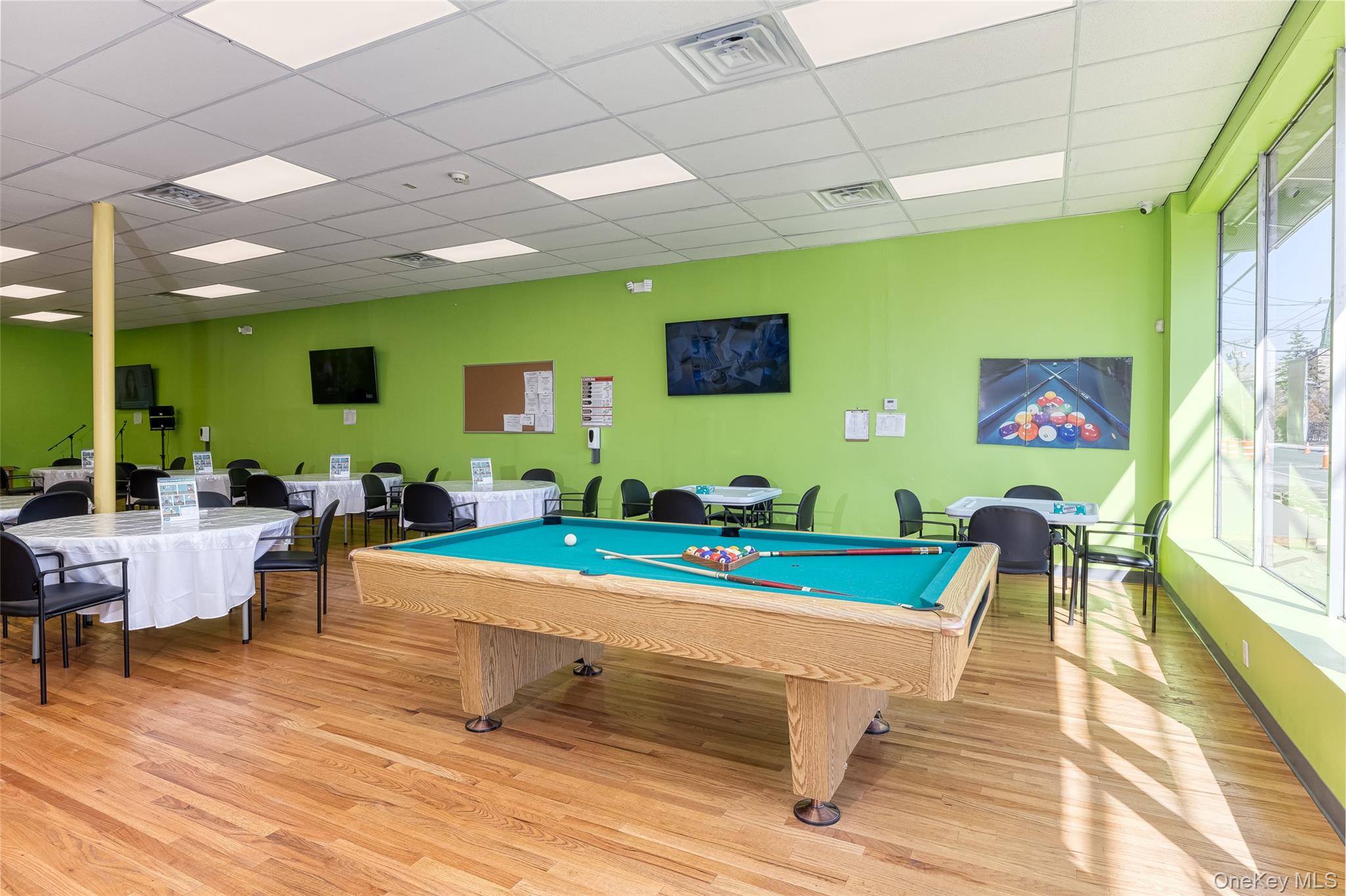 #3 photo, 27 Post Avenue, ナッソー郡 Westbury , NY 11590