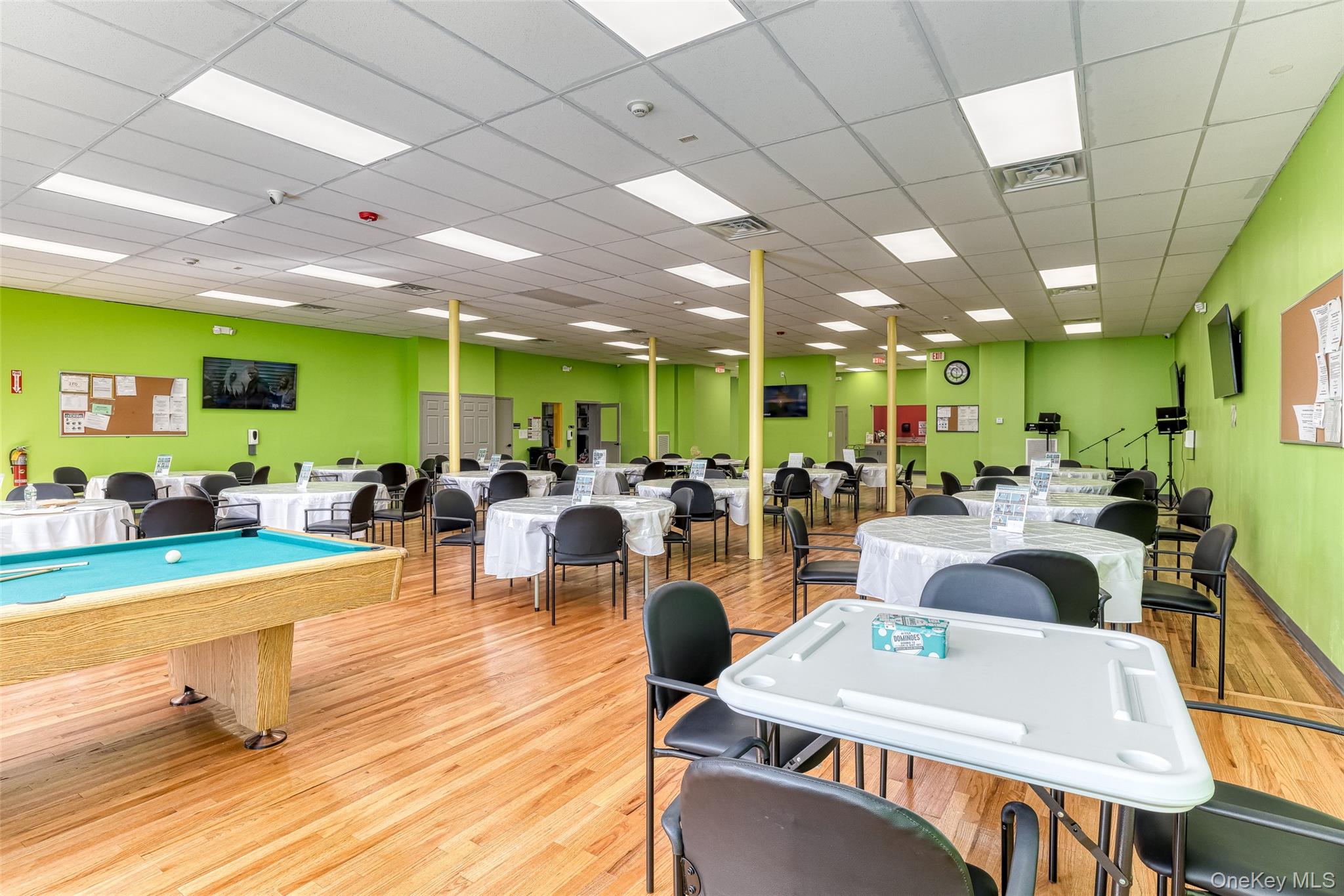 #4 photo, 27 Post Avenue, ナッソー郡 Westbury , NY 11590