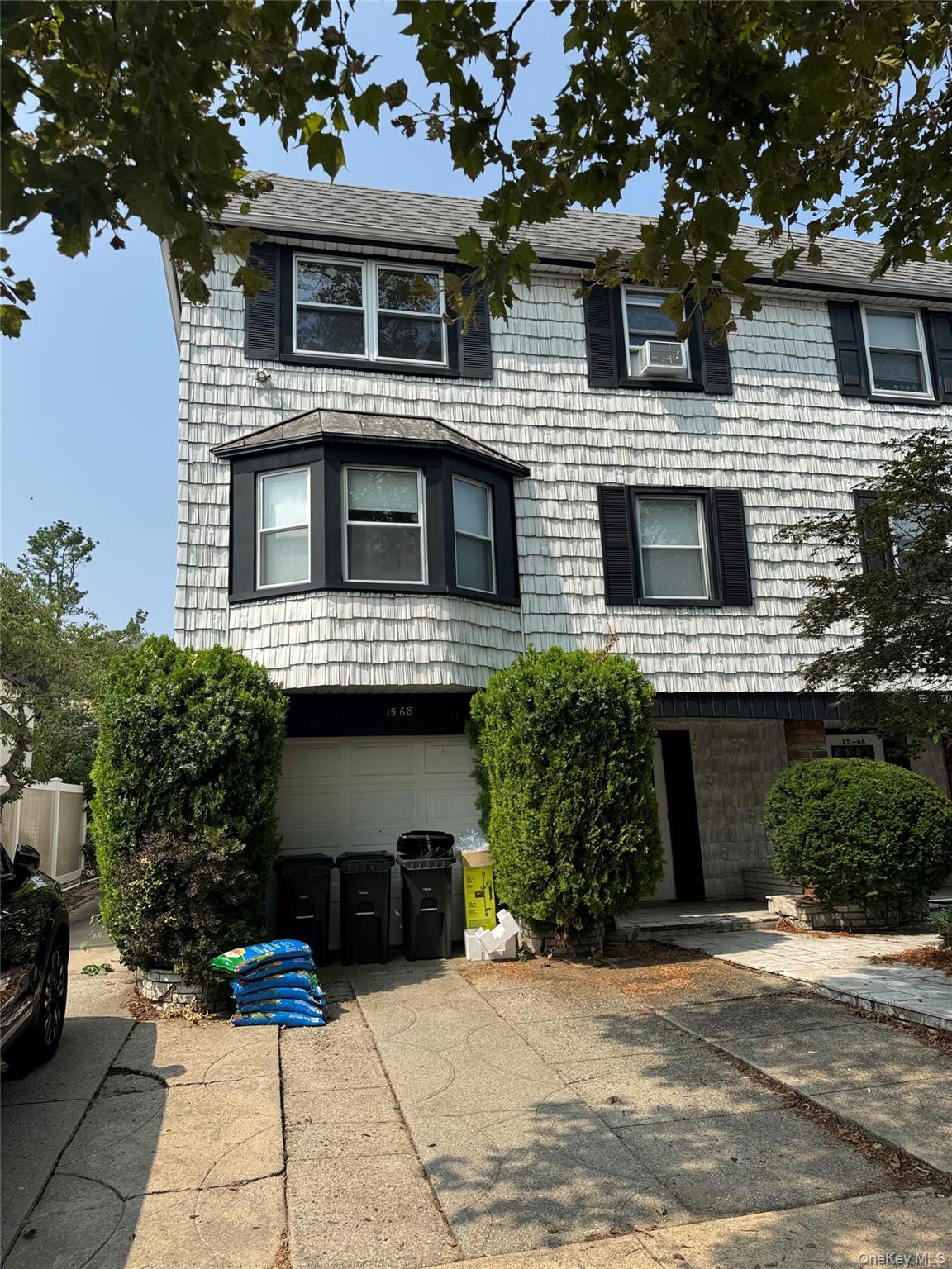 #1 photo, 1568 Waters Edge Drive, बेसाइड Bayside , NY 11360