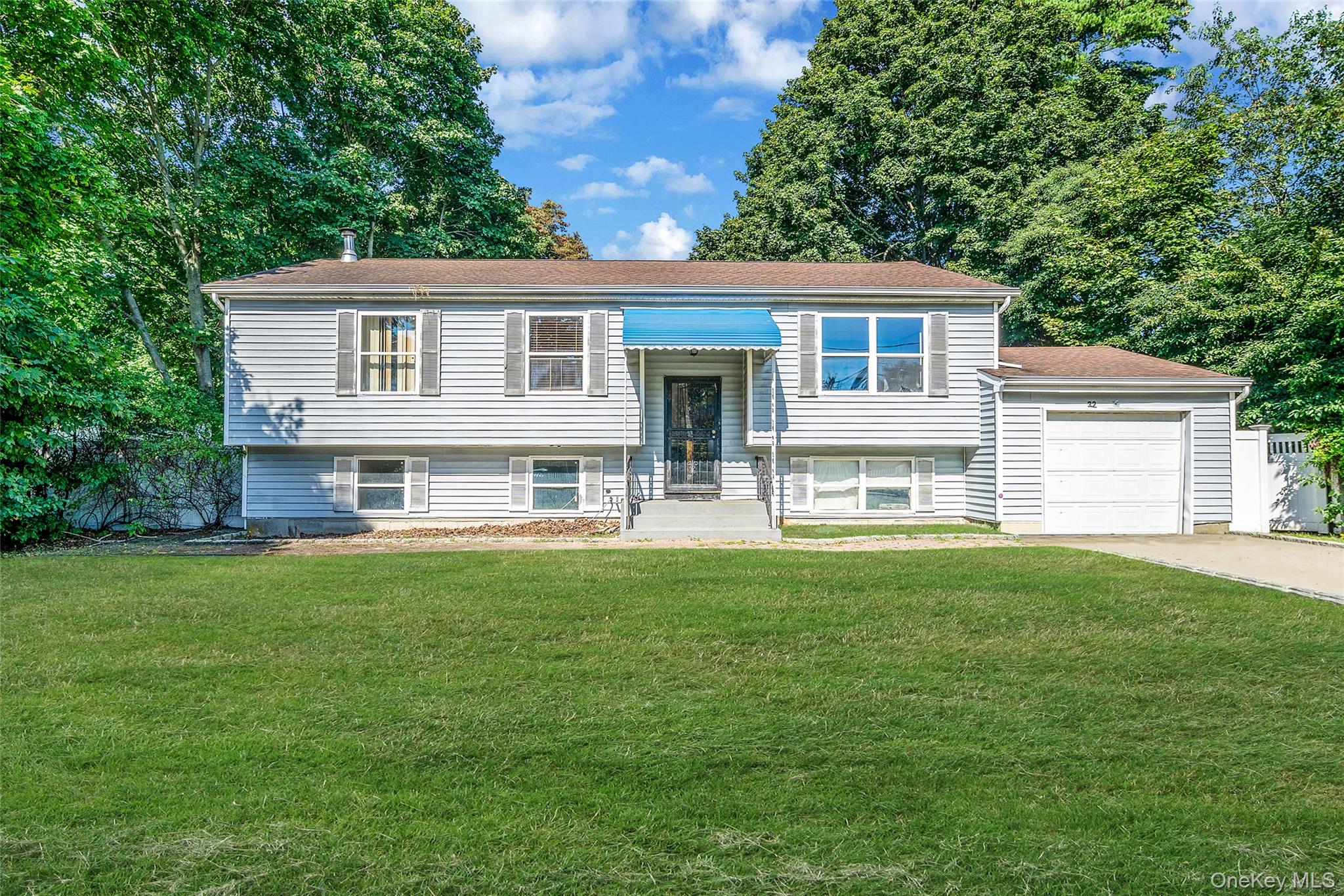 #1 photo, 32 Grant Avenue, Brentwood , NY 11717