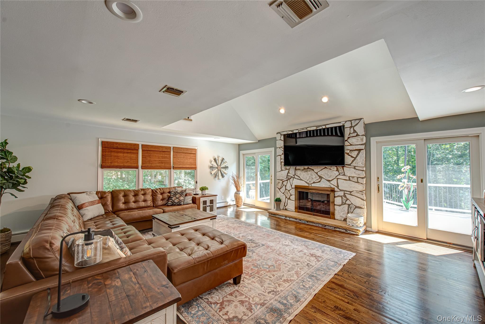 #15 photo, 142 Landing Meadow Road, Smithtown , NY 11787