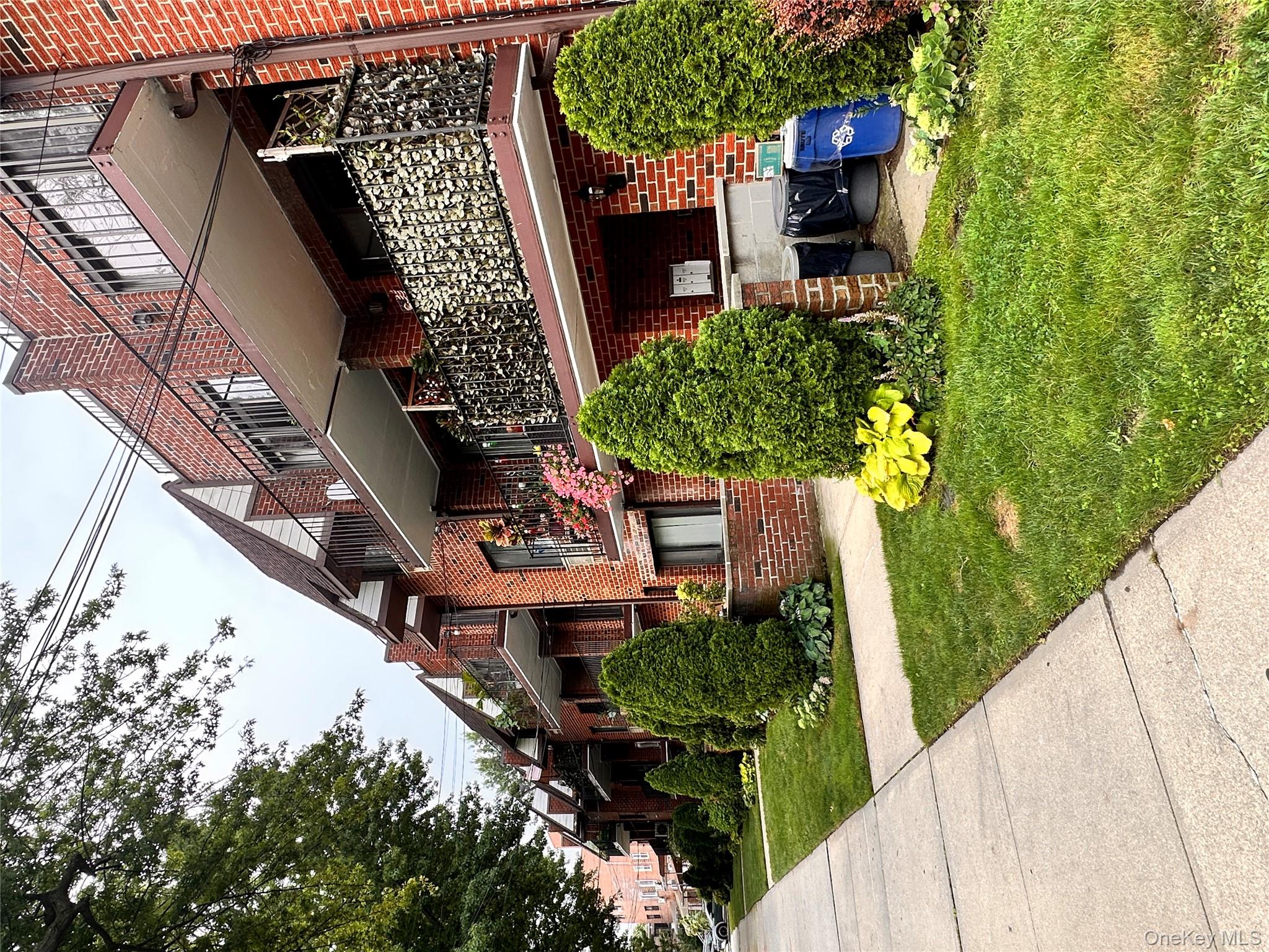 #2 photo, 71-34 163rd Street, Fresh Meadows , NY 11365