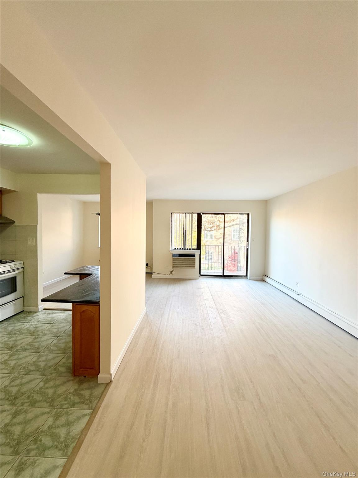 #4 photo, 71-34 163rd Street, Fresh Meadows , NY 11365