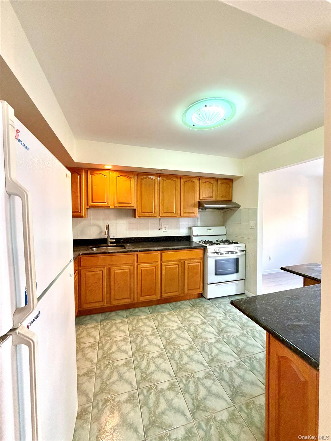 #9 photo, 71-34 163rd Street, Fresh Meadows , NY 11365