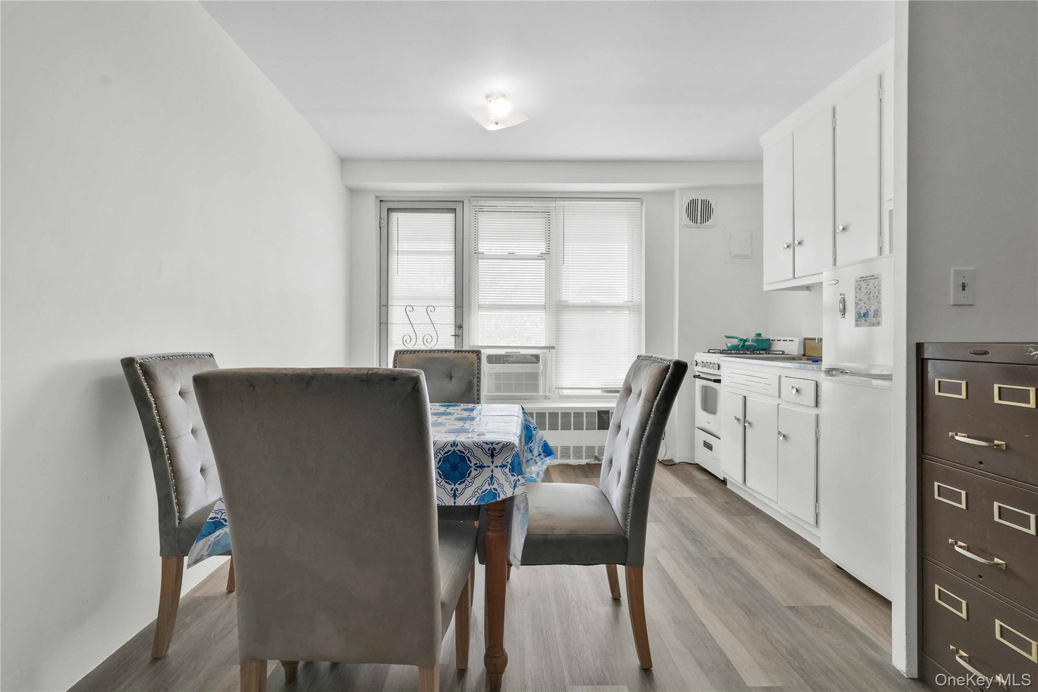 #10 photo, 35-51 85th Street, クイーンズ区 Jackson Heights , NY 11372