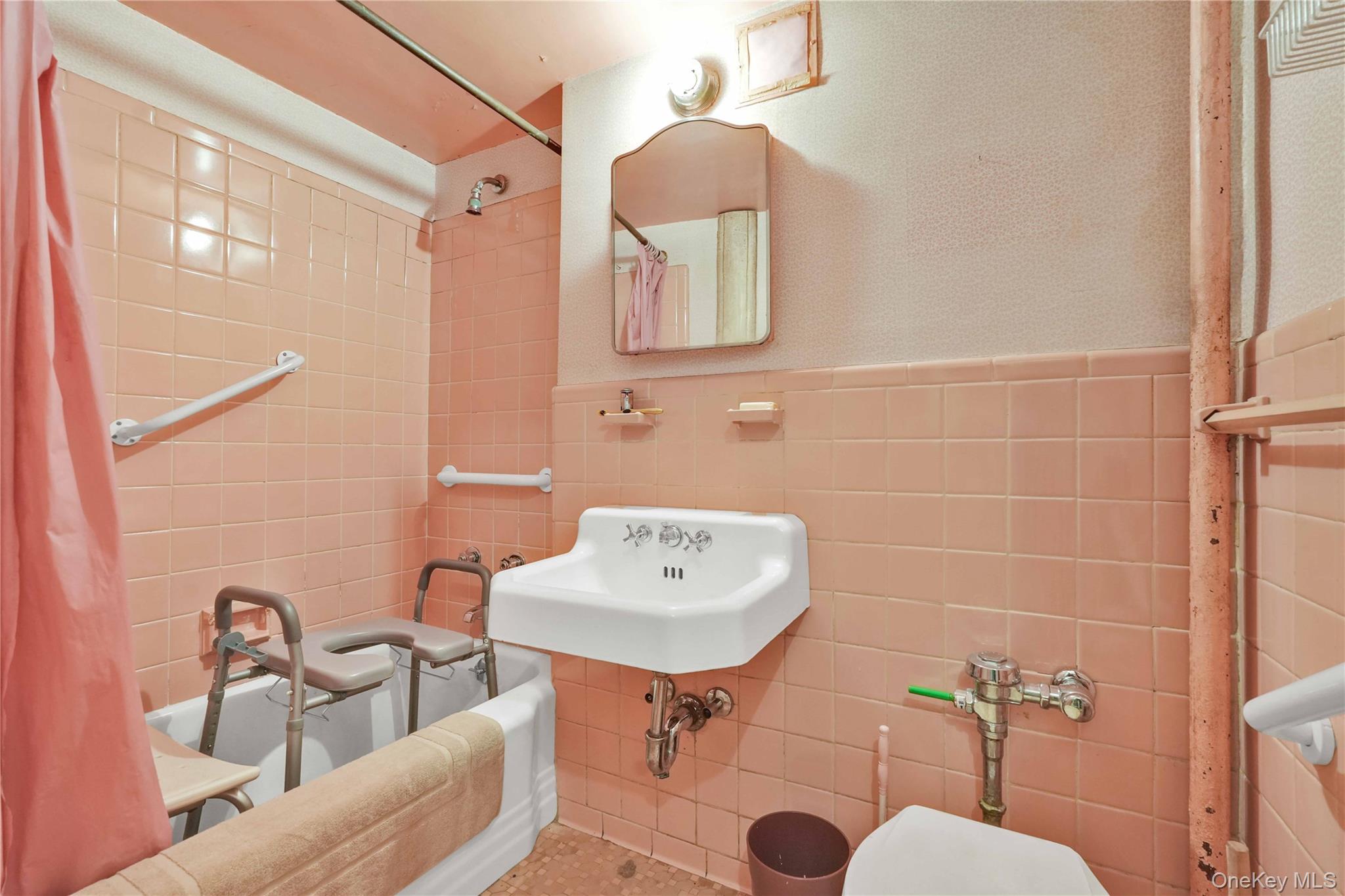 #15 photo, 35-51 85th Street, クイーンズ区 Jackson Heights , NY 11372