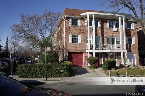 #1 photo, 212-01 41 Avenue, बेसाइड Bayside , NY 11364