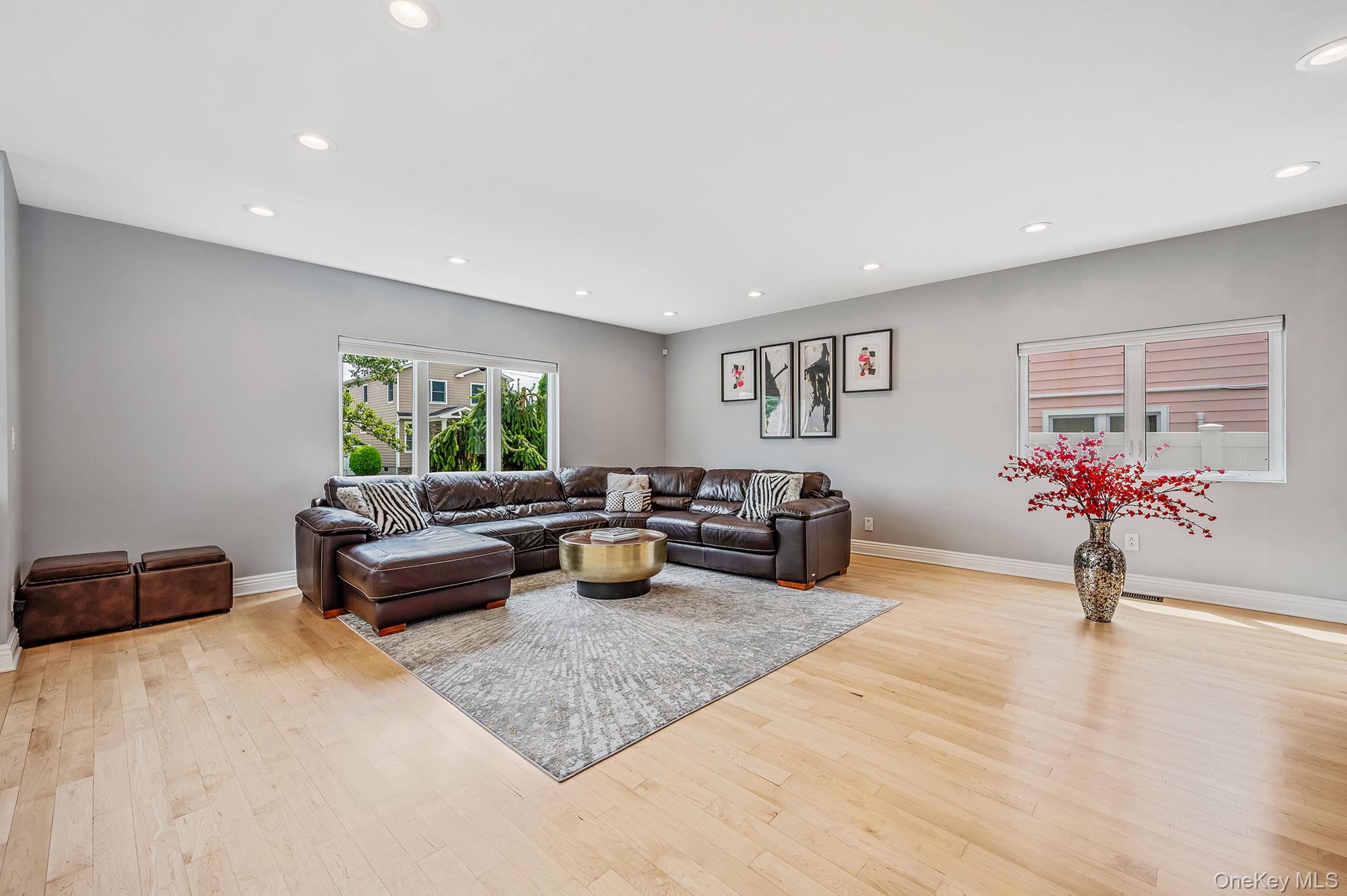 #14 photo, 94 Forest Avenue, Massapequa , NY 11758