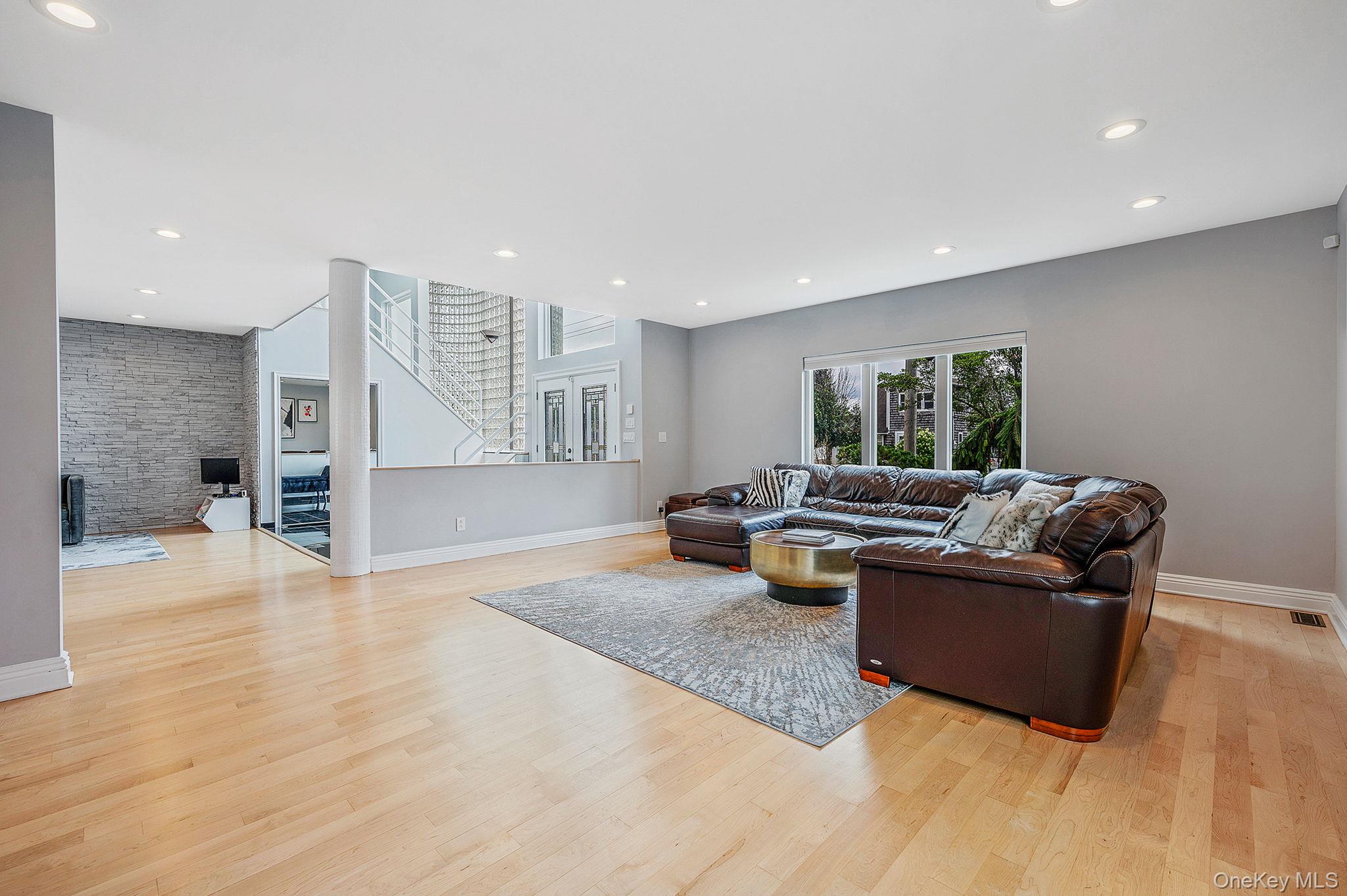 #15 photo, 94 Forest Avenue, Massapequa , NY 11758