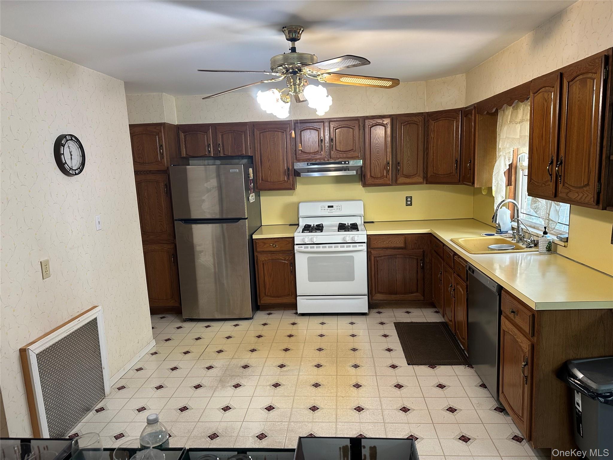 #3 photo, 4934 Little Neck Parkway, Little Neck , NY 11362