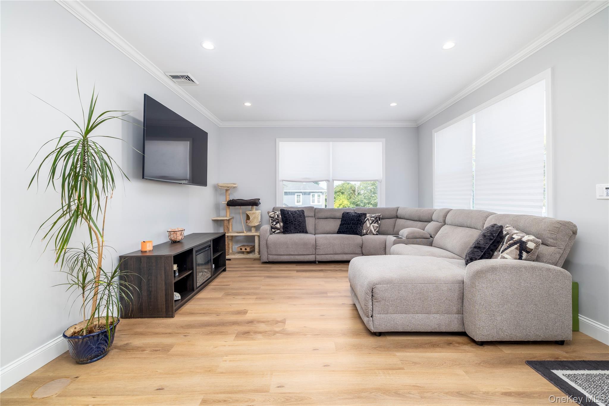 #6 photo, 340 East Pine Street, Long Beach , NY 11561