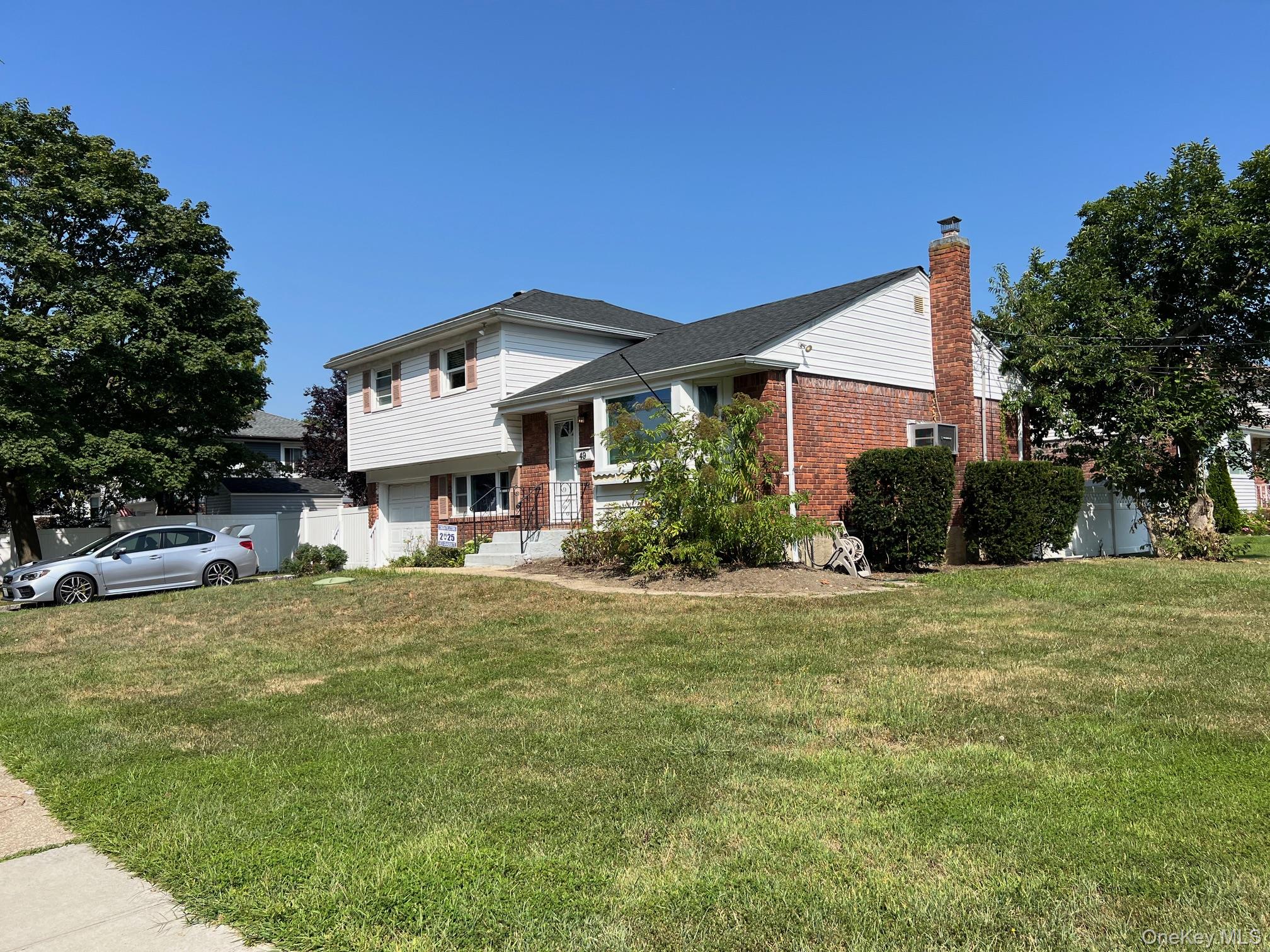 #12 photo, 49 Catalpa Street, North Babylon , NY 11703