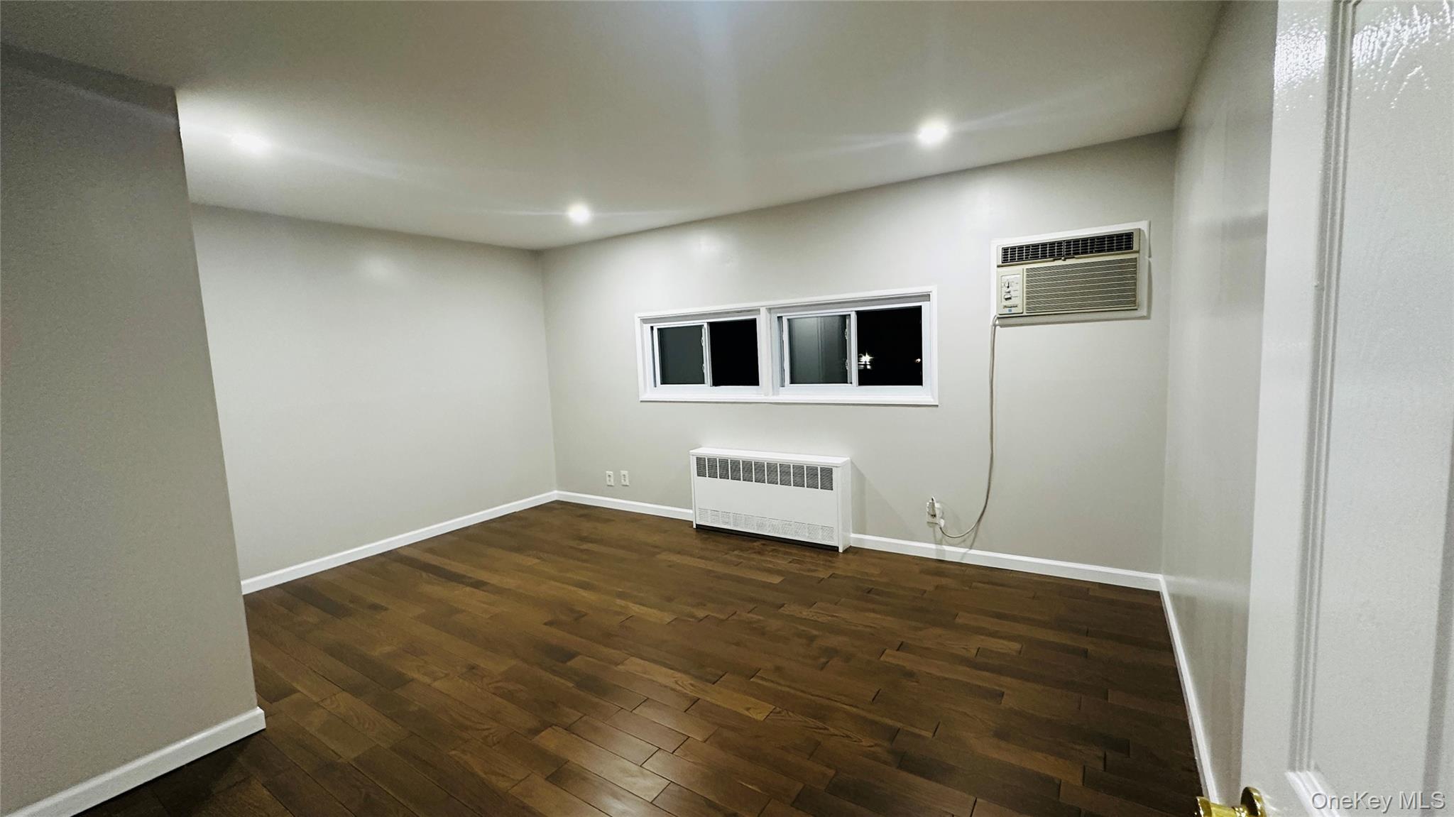 #1 photo, 20 Polo Lane, Westbury , NY 11590