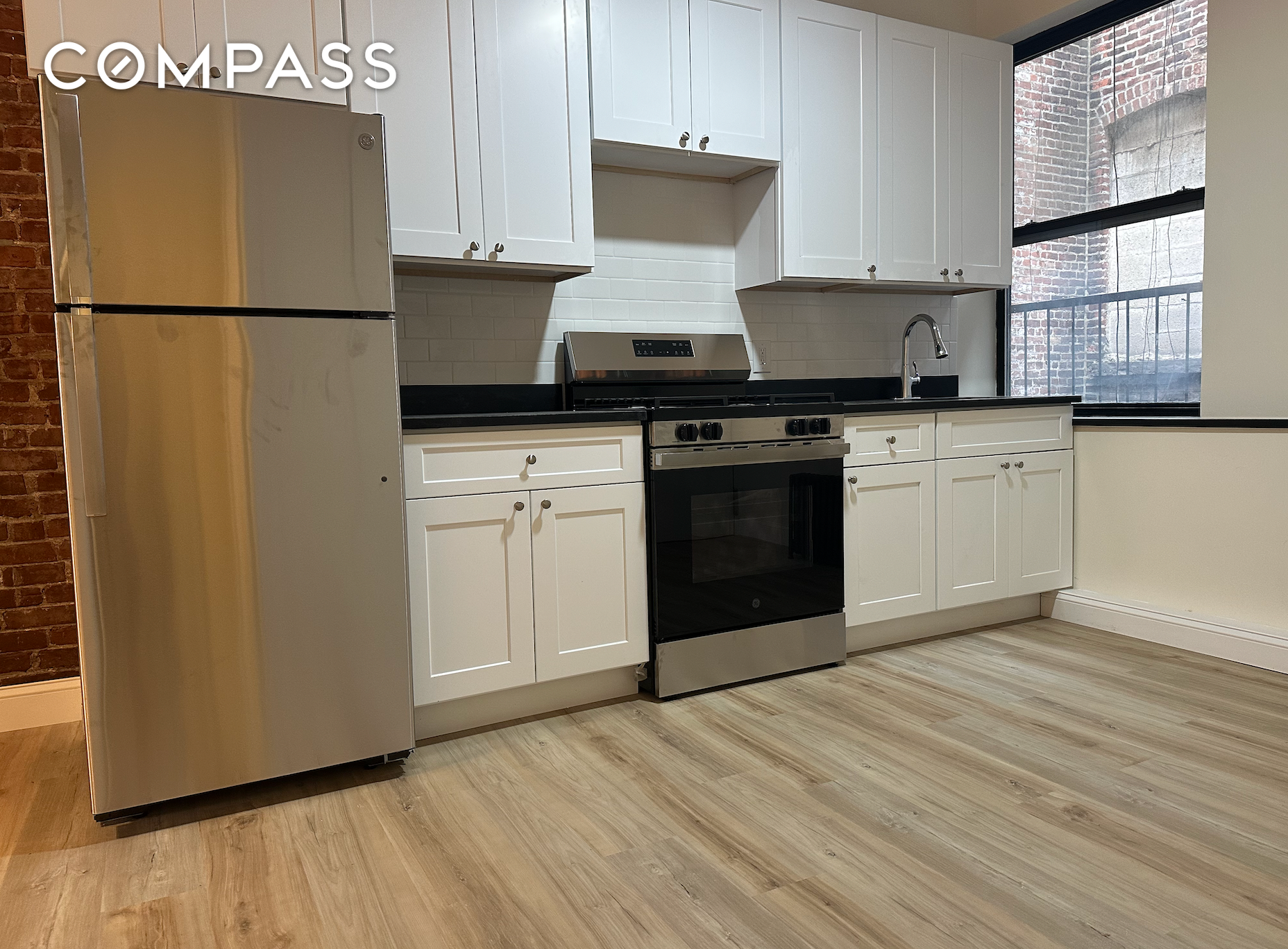 #11 photo, 458 W 57th Street, マンハッタン Hell's Kitchen , NY 10019