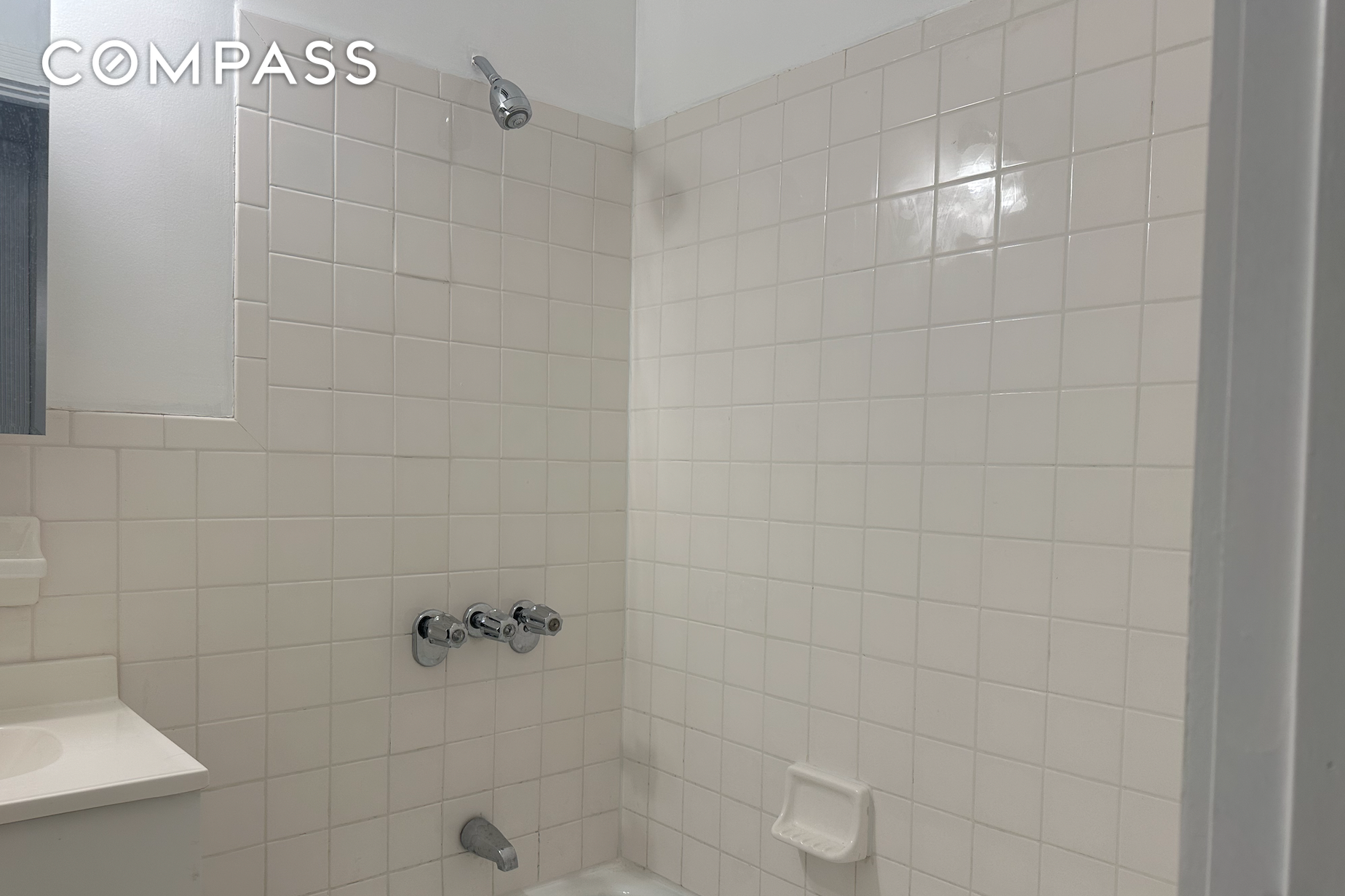 #12 photo, 458 W 57th Street, マンハッタン Hell's Kitchen , NY 10019