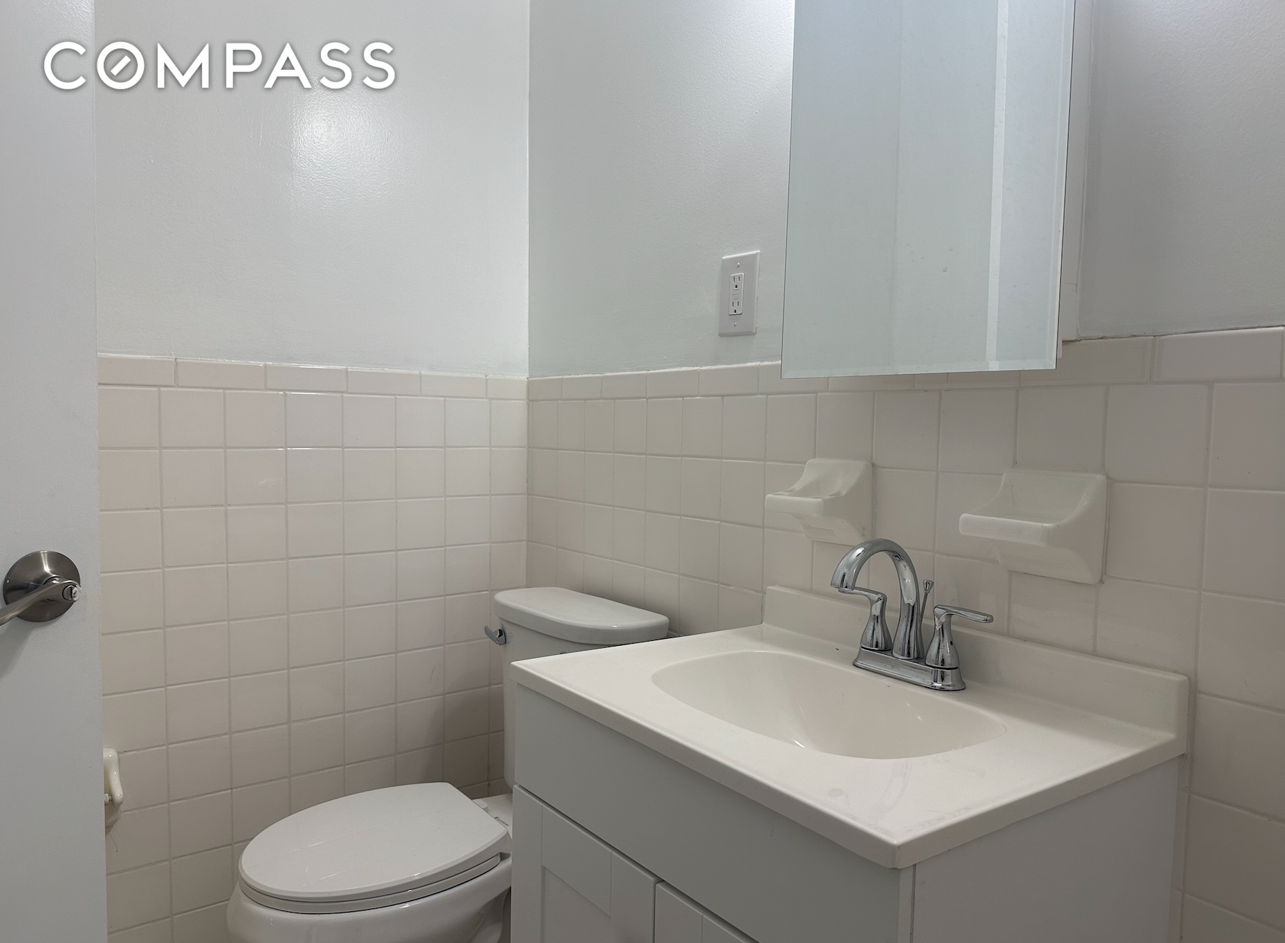 #13 photo, 458 W 57th Street, マンハッタン Hell's Kitchen , NY 10019