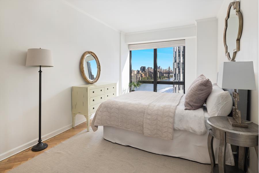 #19 photo, 530 E 76TH Street, マンハッタン Lenox Hill , NY 10021