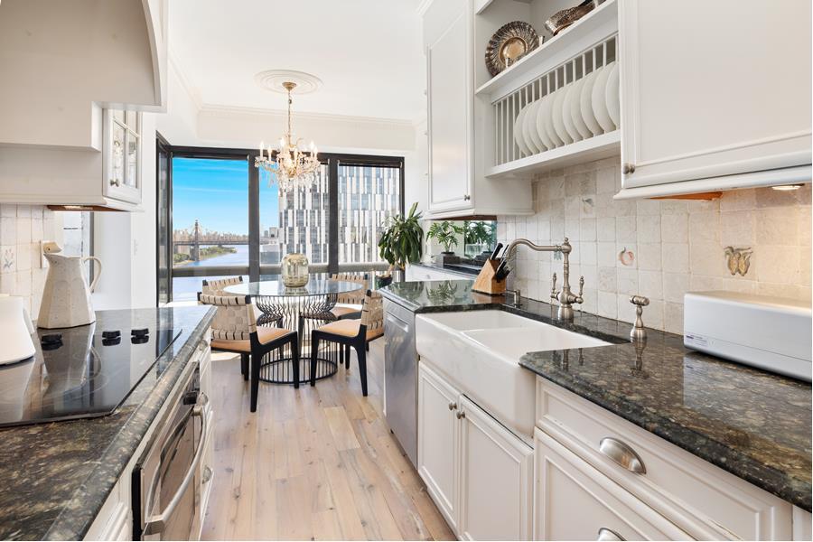 #8 photo, 530 E 76TH Street, マンハッタン Lenox Hill , NY 10021