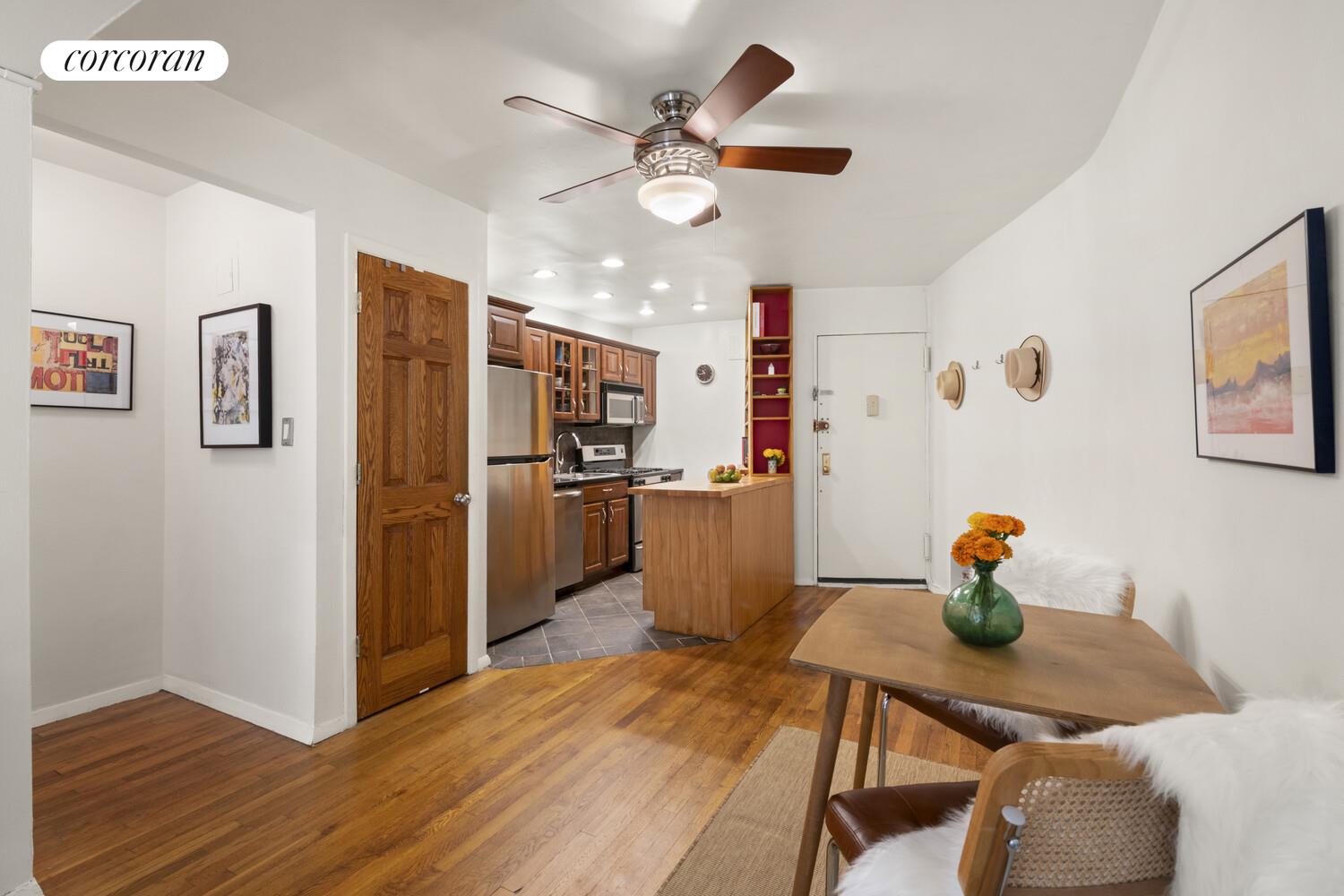 #4 photo, 100 BANK Street, マンハッタン West Village , NY 10014