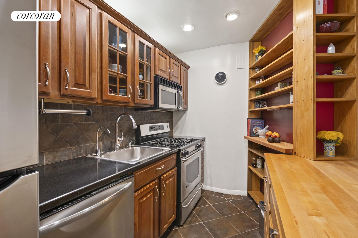 #5 photo, 100 BANK Street, マンハッタン West Village , NY 10014