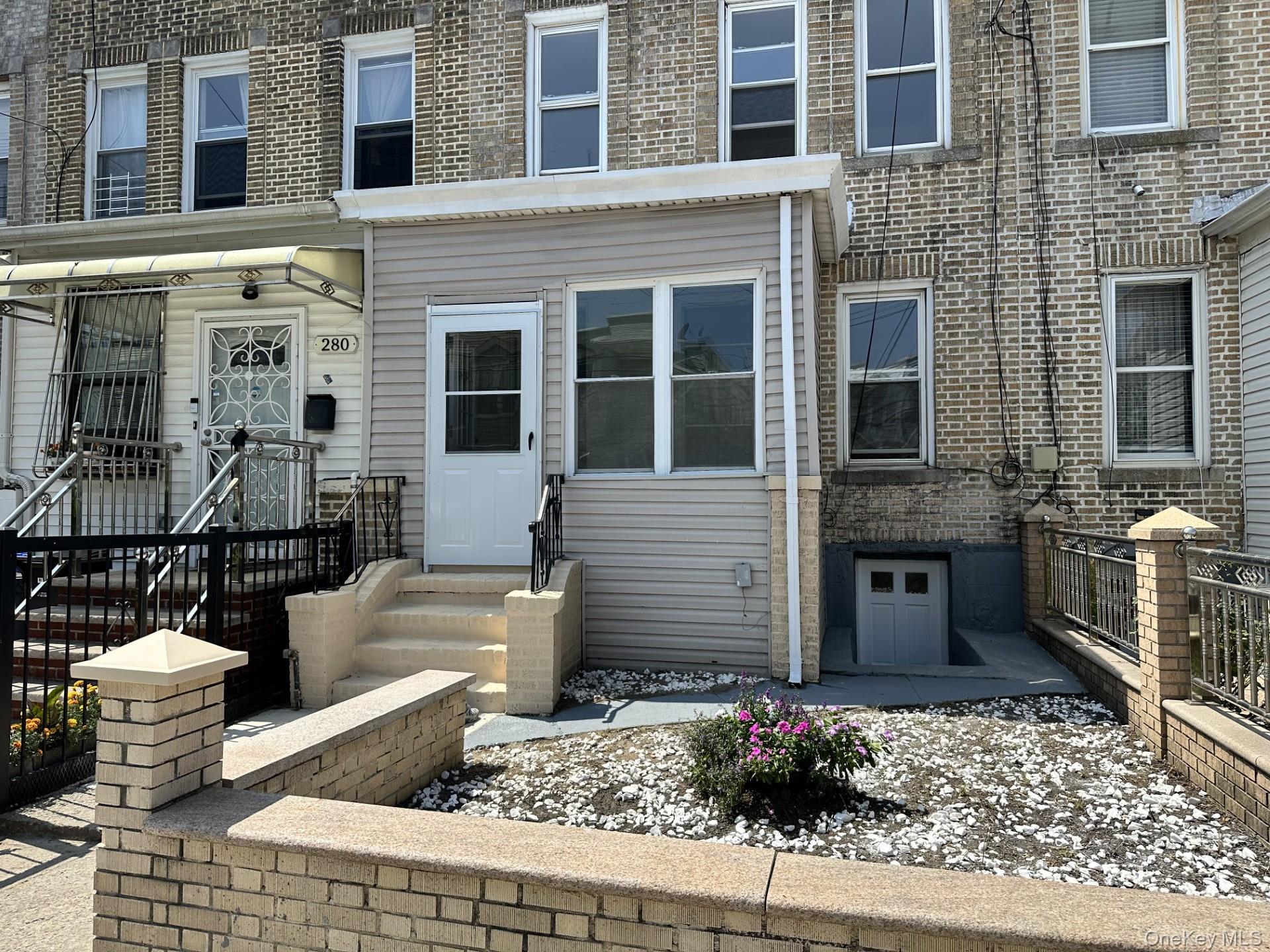 #1 photo, 278 Eldert Lane, ब्रुकलीन Brooklyn , NY 11208