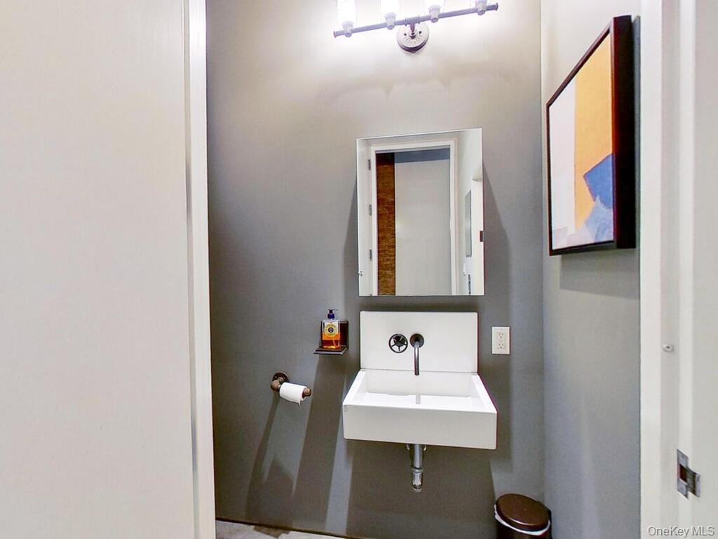 #13 photo, 224 E 14th Street, New York (Manhattan) , NY 10003