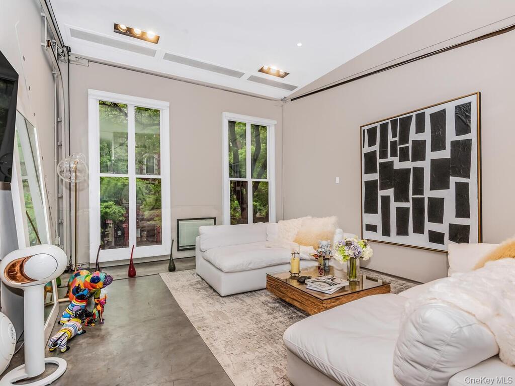 #16 photo, 224 E 14th Street, New York (Manhattan) , NY 10003