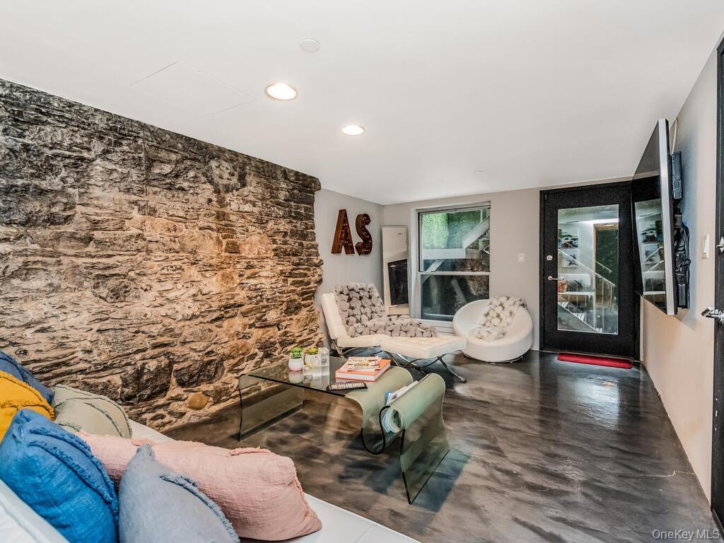 #19 photo, 224 E 14th Street, New York (Manhattan) , NY 10003