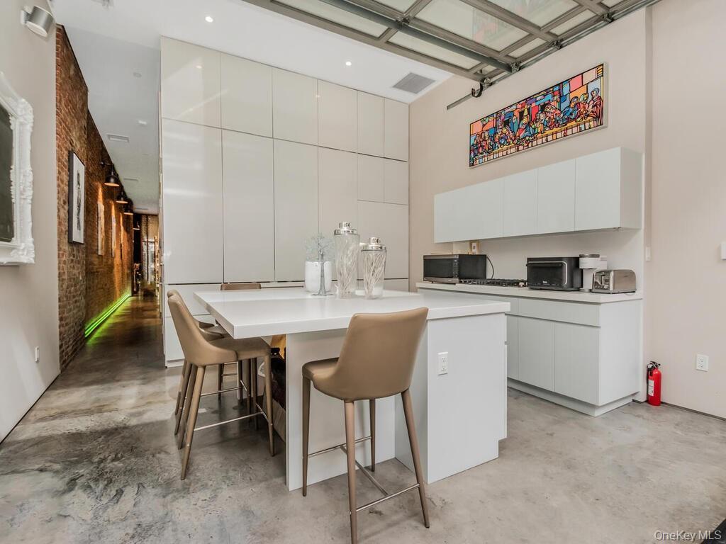 #3 photo, 224 E 14th Street, New York (Manhattan) , NY 10003