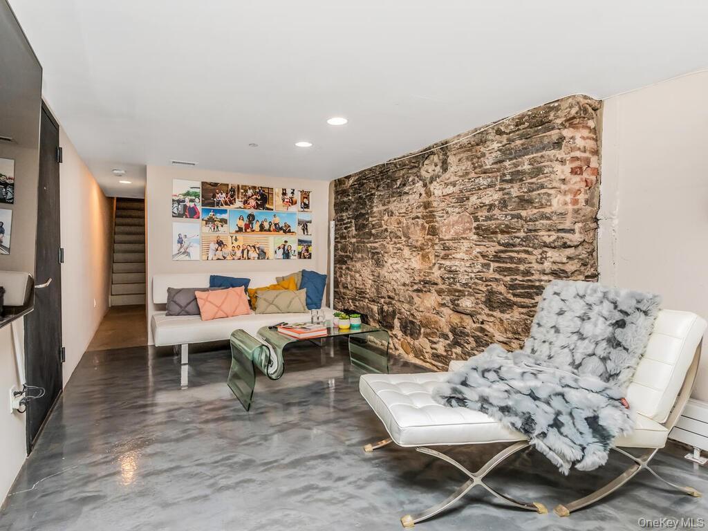 #8 photo, 224 E 14th Street, New York (Manhattan) , NY 10003