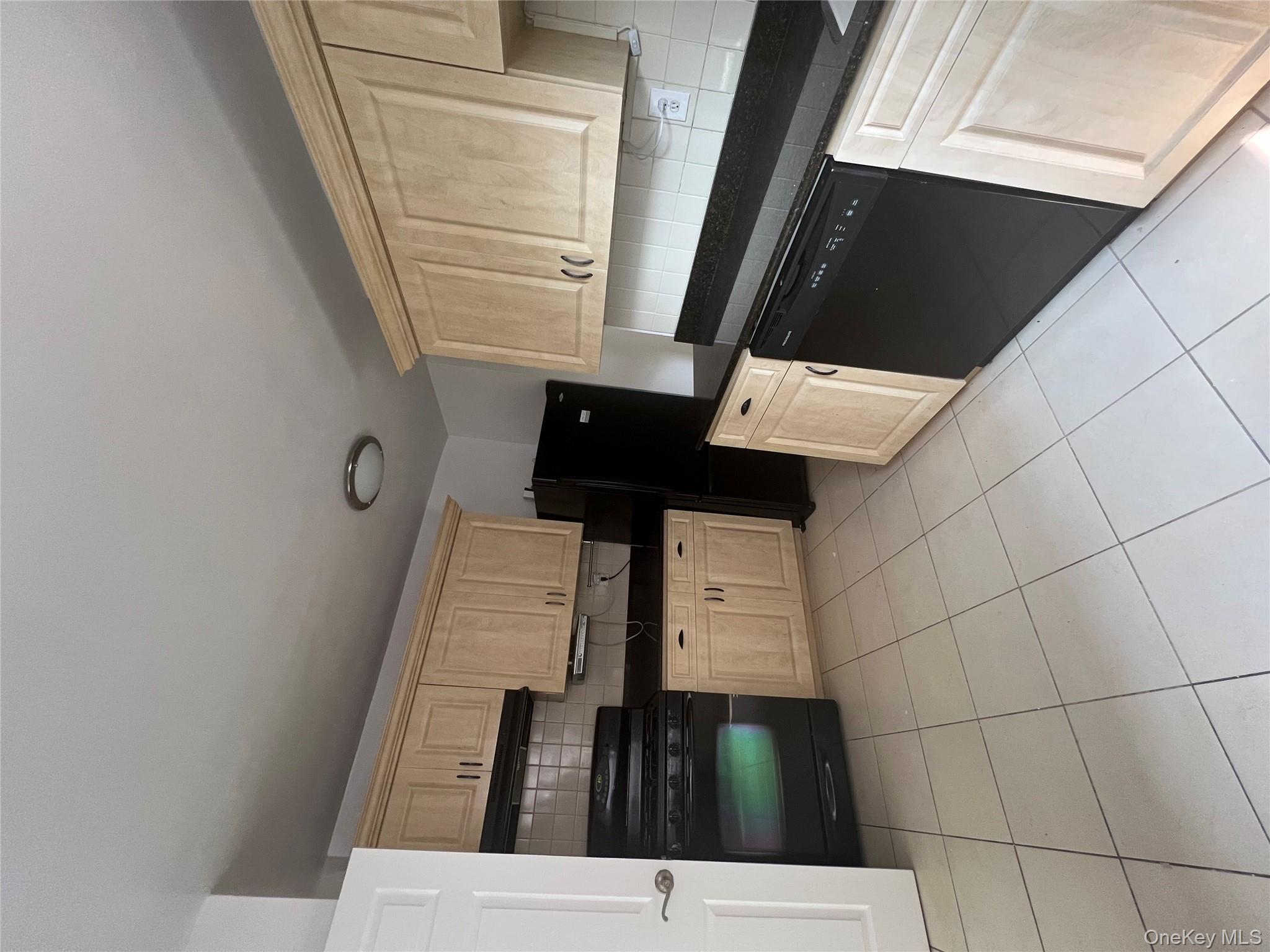 #4 photo, 4 Sadore Lane, Yonkers , NY 10710