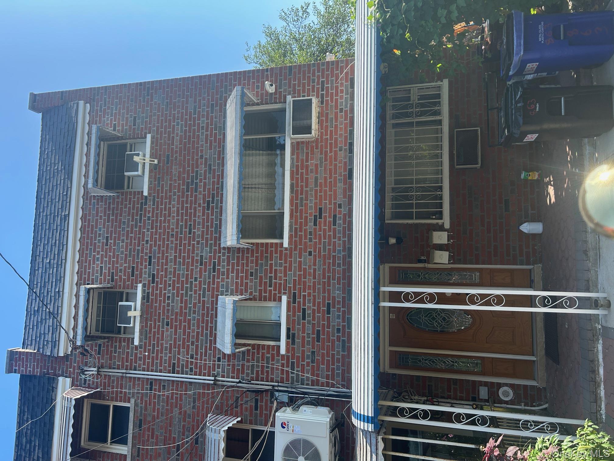 #1 photo, 863 E 221st Street, Bronx , NY 10467