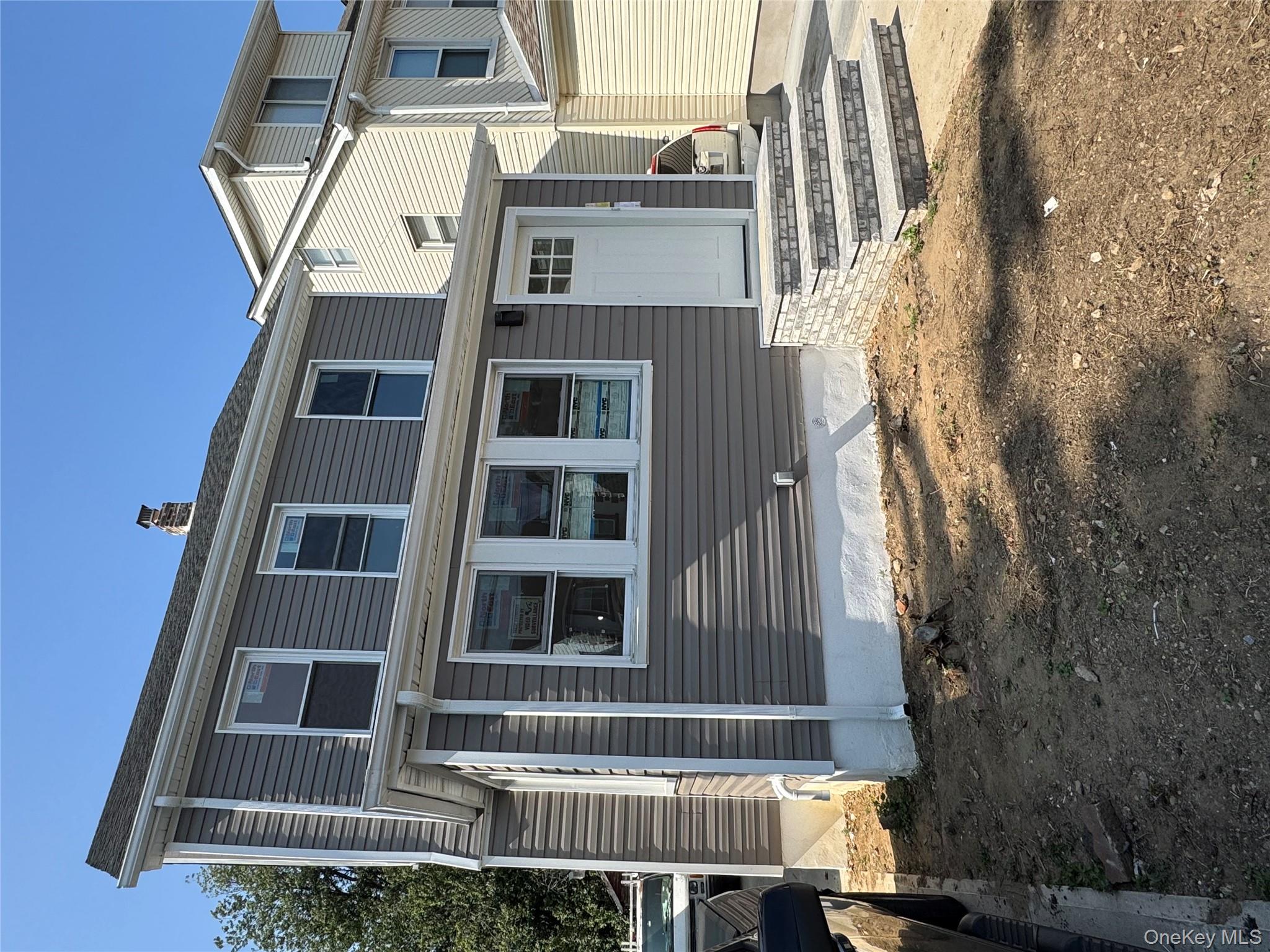 #1 photo, 19445 Murdock Avenue, クイーンズ区 Saint Albans , NY 11412