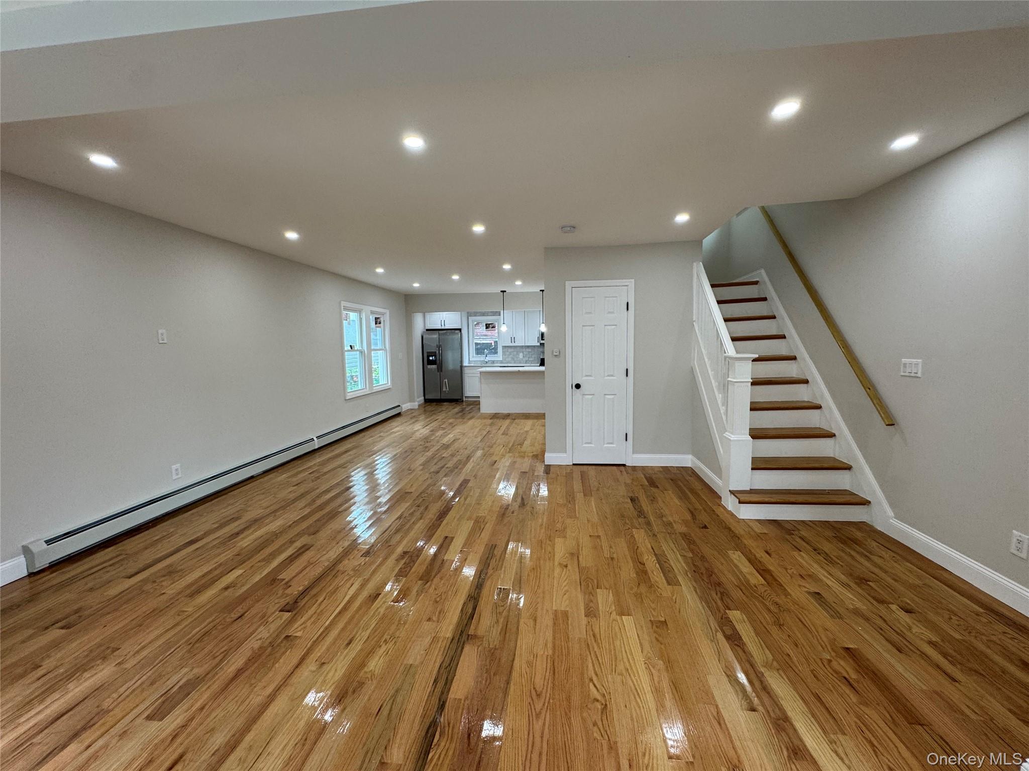 #2 photo, 19445 Murdock Avenue, クイーンズ区 Saint Albans , NY 11412