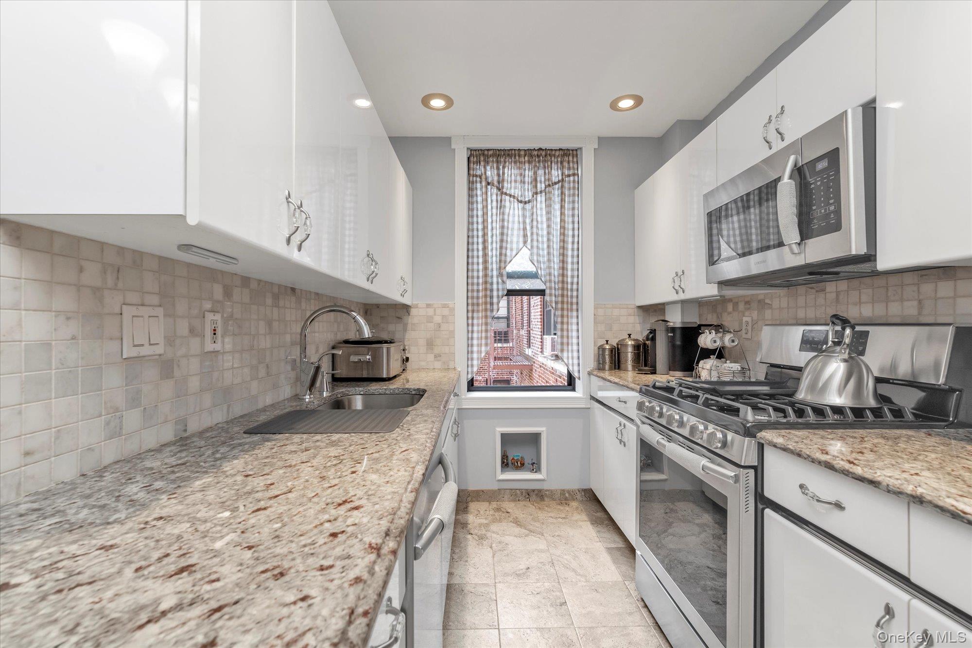 #3 photo, 160-15 Powells Cove Boulevard, クイーンズ区 Beechhurst , NY 11357