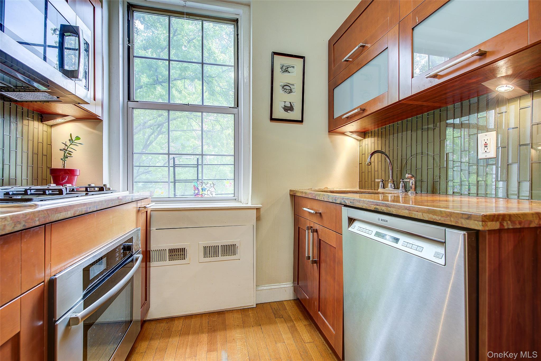 #13 photo, 117-01 Park Lane South, クイーンズ区 Kew Gardens , NY 11415