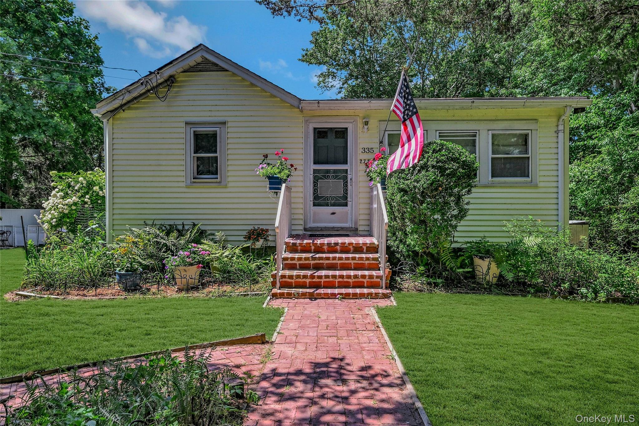 #1 photo, 335 Dogwood Lane, सफ़ोक काउंटी Southold , NY 11971