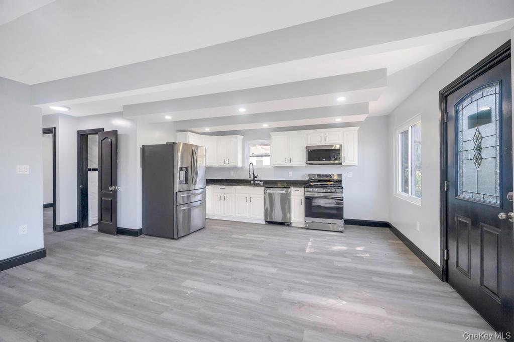 #12 photo, 99-03 207th Street, 皇后区 Queens Village , NY 11429