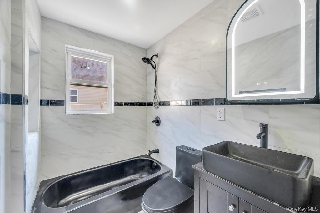 #14 photo, 99-03 207th Street, 皇后区 Queens Village , NY 11429