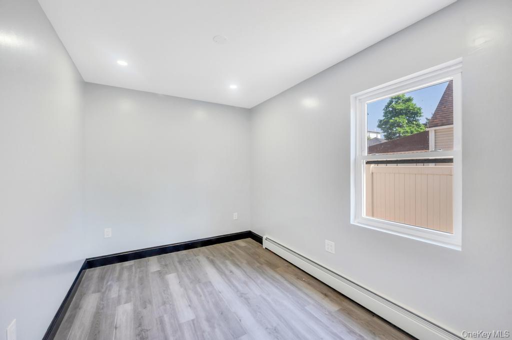 #15 photo, 99-03 207th Street, 皇后区 Queens Village , NY 11429