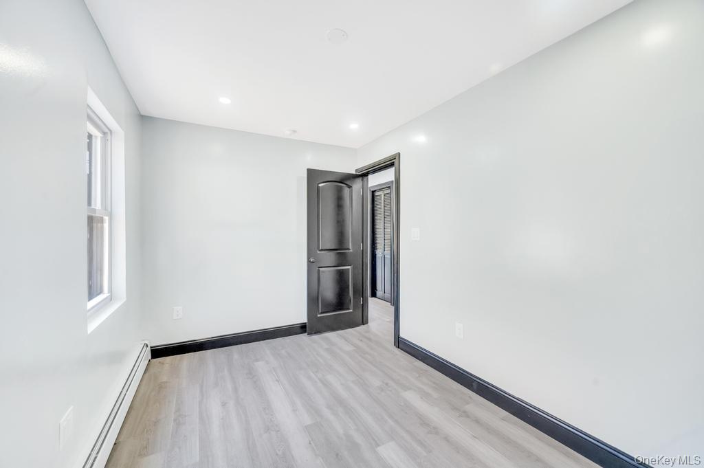 #16 photo, 99-03 207th Street, 皇后区 Queens Village , NY 11429