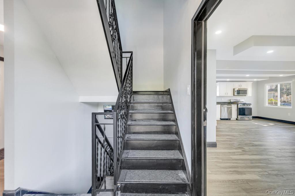 #18 photo, 99-03 207th Street, 皇后区 Queens Village , NY 11429