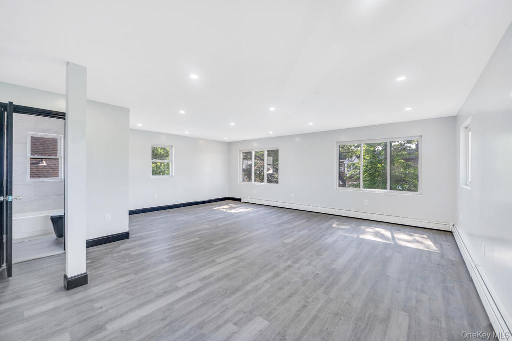 #19 photo, 99-03 207th Street, 皇后区 Queens Village , NY 11429