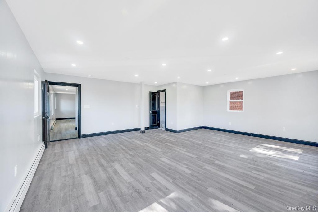 #20 photo, 99-03 207th Street, 皇后区 Queens Village , NY 11429